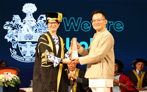 article-alumni-award-MengHuatChau