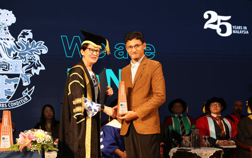 article-alumni-award-azamuddin