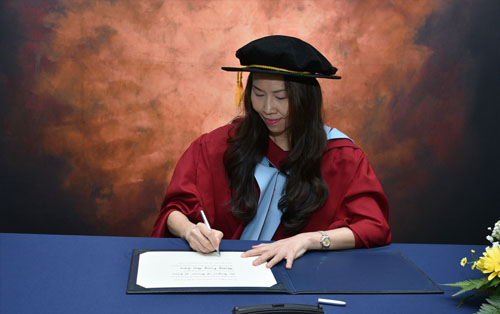 article-molly-fong-writing