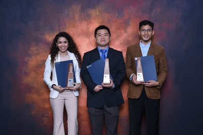 tile-Nottingham-alumni-award