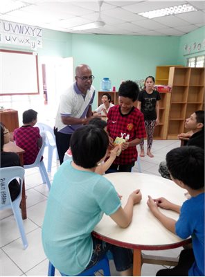 Dr-Siva-engaging-story-telling