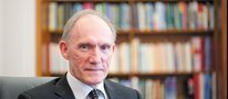 Vice-Chancellor announces his decision to retire