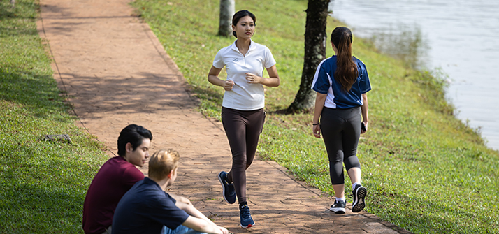 Student can relax and doing outdoor activities at the UNM lake area.