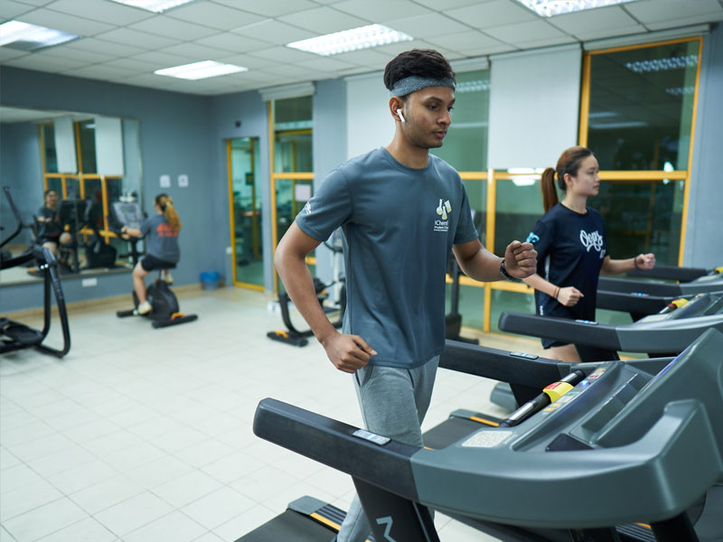 UNM Sport Complex gym treadmil