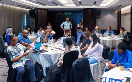 article-shaping-food-future-meeting-room