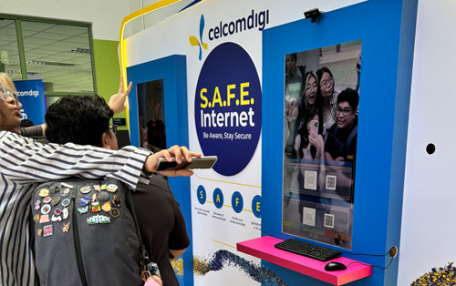 article-CelcomDigi-UNM-School-of-Humanity-kiosk
