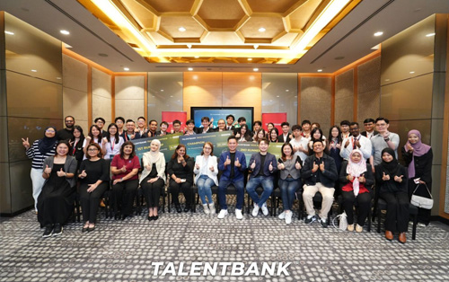 article-UNM-hackathon-group-photo