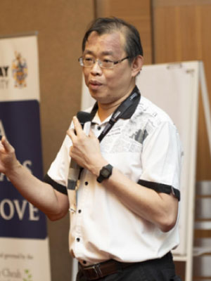 a group of student taking picture during the event TTT in Bangi