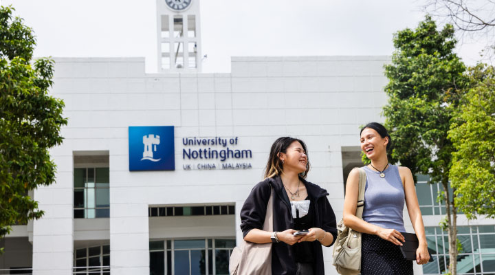 tile-unm-report-students-walking-to-class