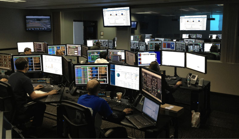 tile-research-impact-analysts-working-with-dashboard
