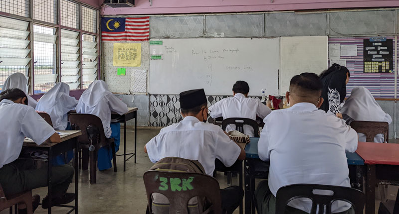 tile-research-impact-dedicated-teacher-guiding-students