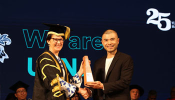 alumni-award-julius
