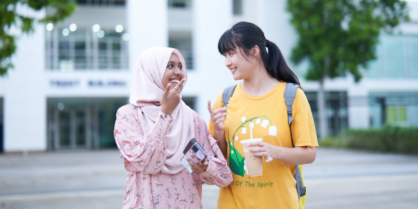 Pay Fees for Malaysian Students